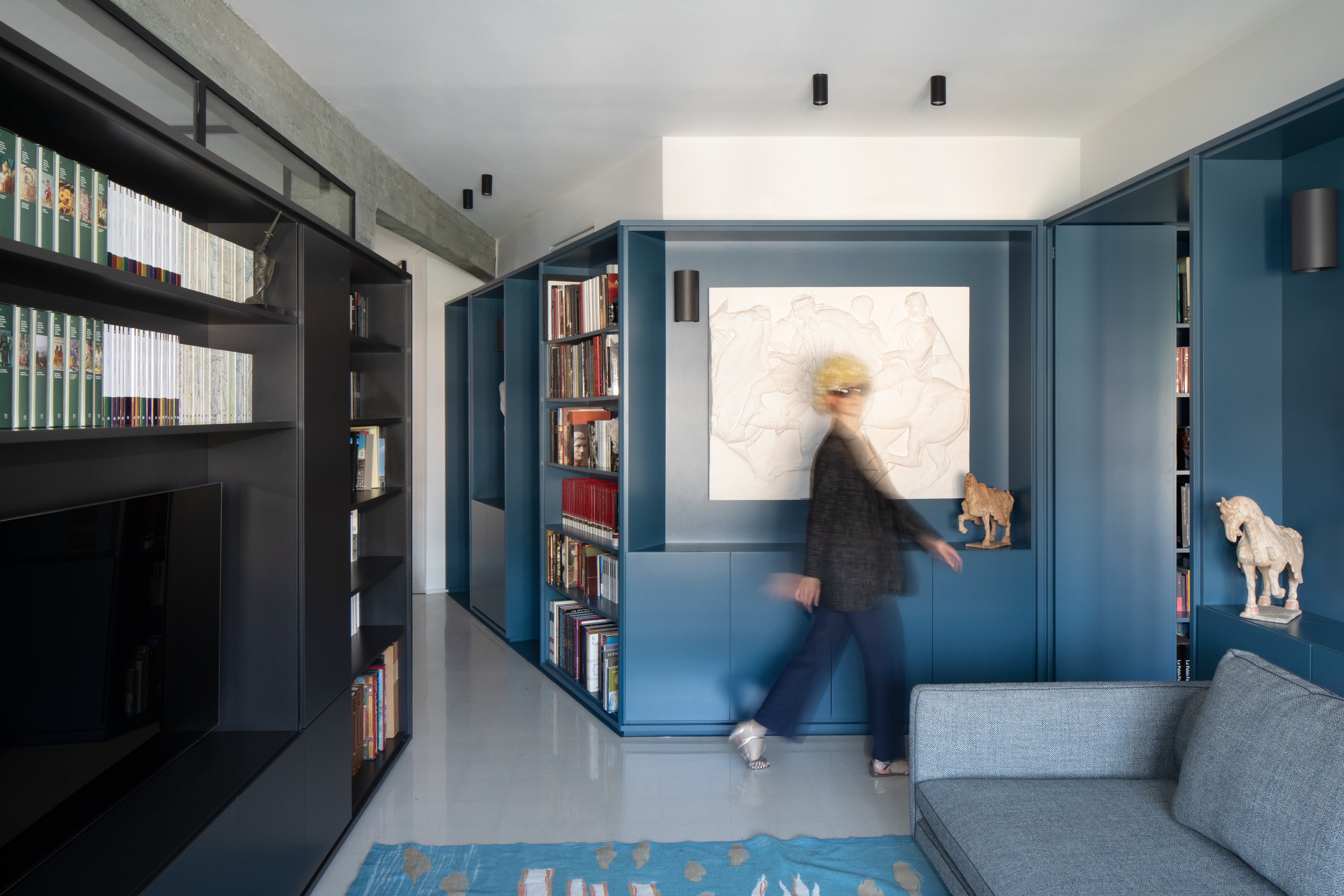 CasaDiva·PuntoZero·不规则空间里的蓝色秘境丨意大利罗马丨Punto Zero Architetti-14