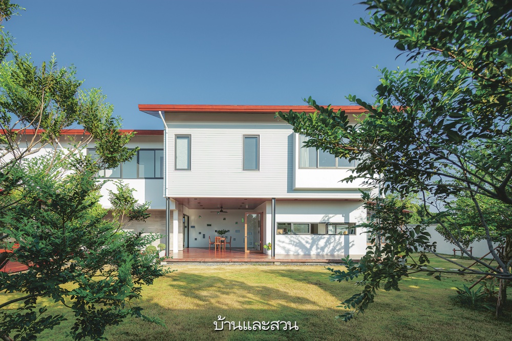 แบบบ้านโมเดิร์น FESTUS HOUSE เฉลิมฉลองความสุขผ่านสวนกลางบ้าน-3