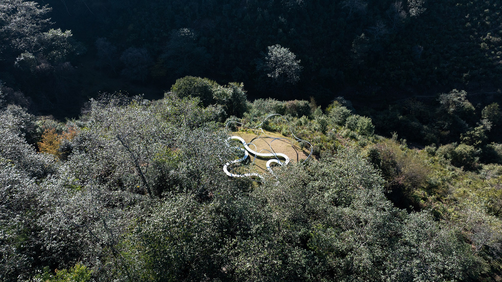 大理无量山一朵茶花高原剧场丨中国大理丨孔祥伟工作室-8