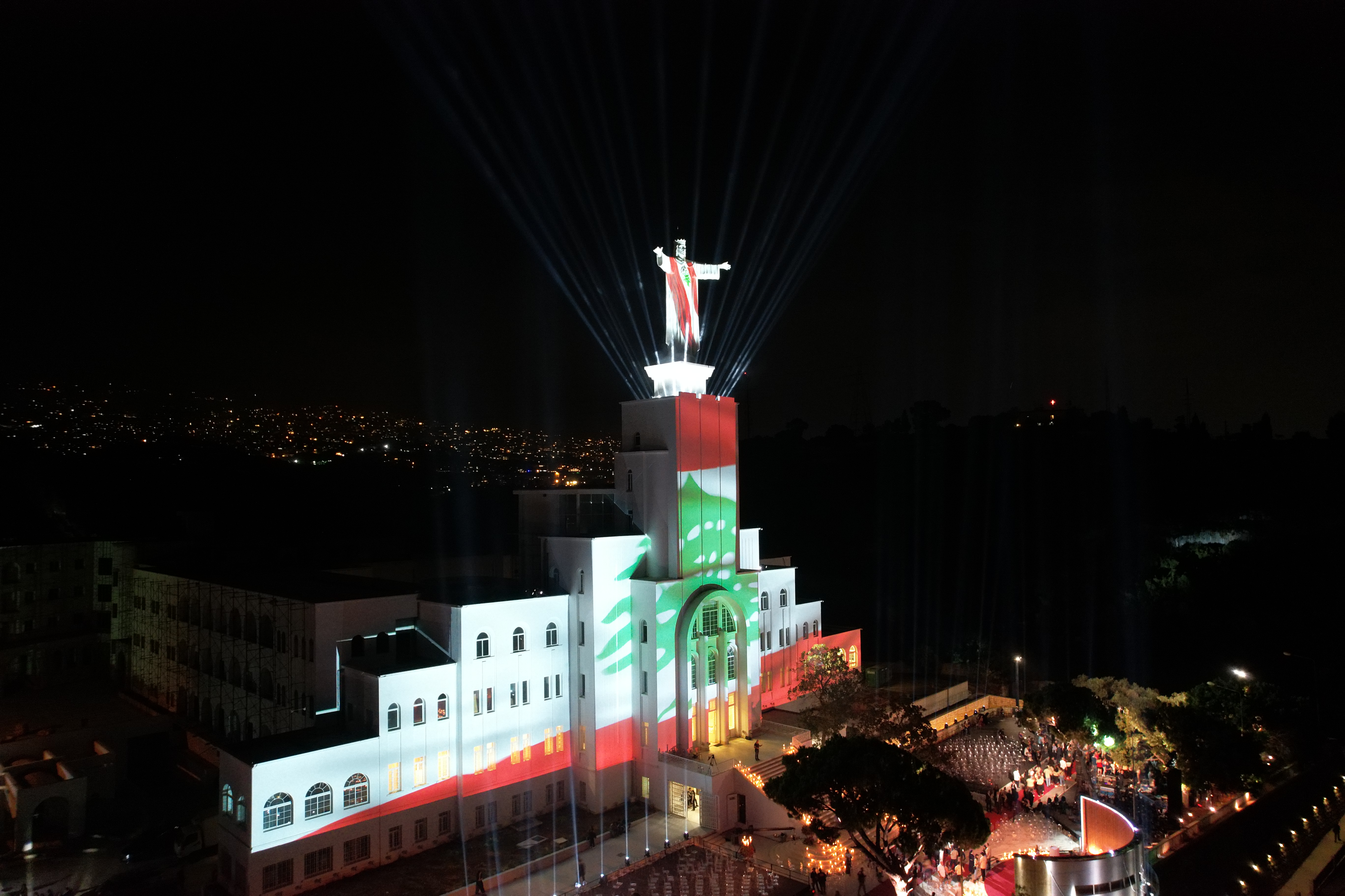 Jesus King Zouk Mosbeh - Illuminating the Statue-0