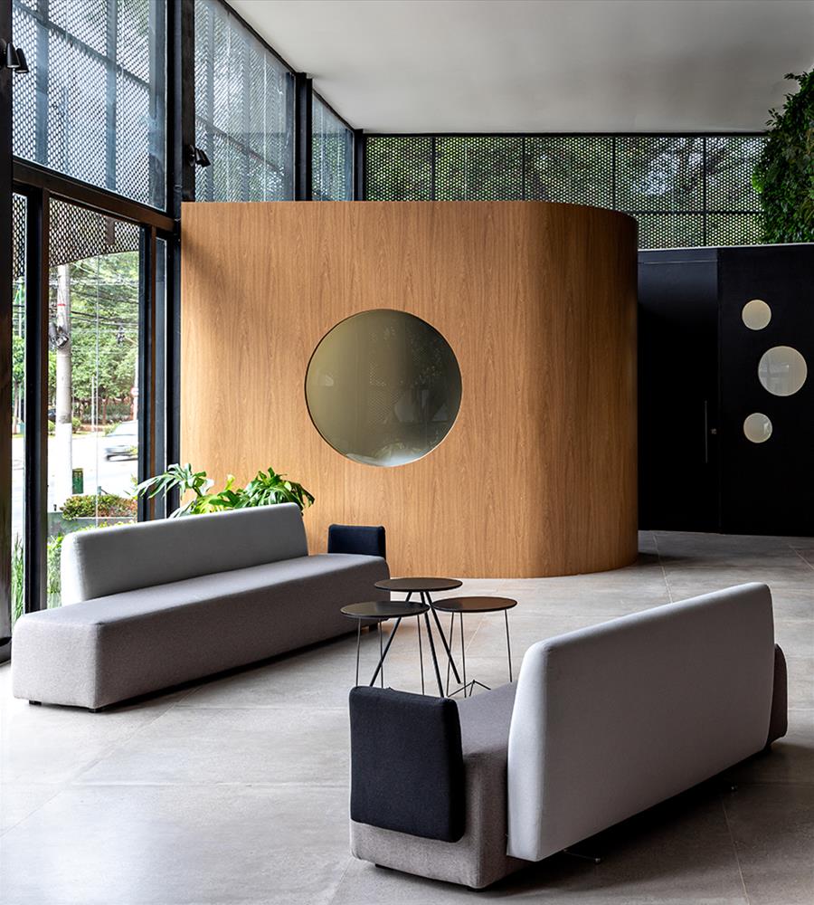 巴西 Botoclinic 美学诊所 | 现代钢木玻璃建筑的典范-1