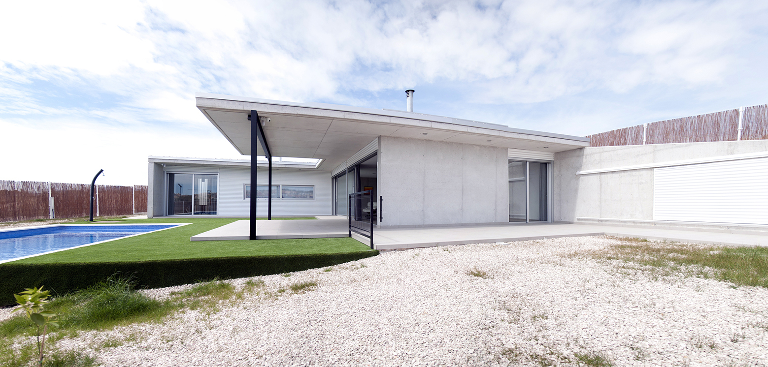 西班牙 Los Conejos II 别墅 | 融入自然的绿色建筑设计-16