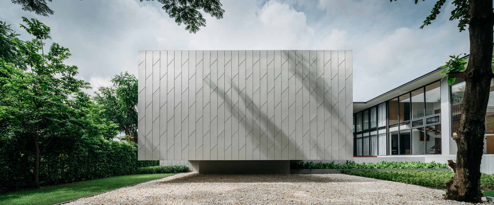 泰国现代悬浮之家-34