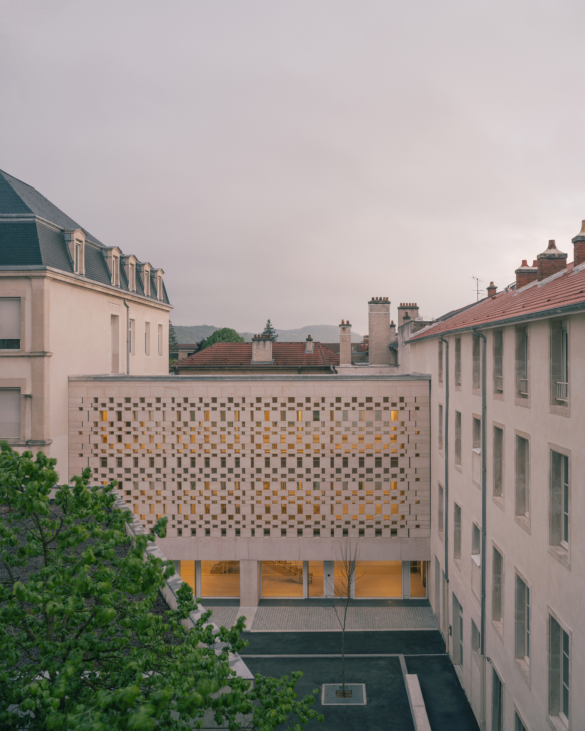 European University Center Refurbishment and Modernization / Agence Vulcano-Gibello-25