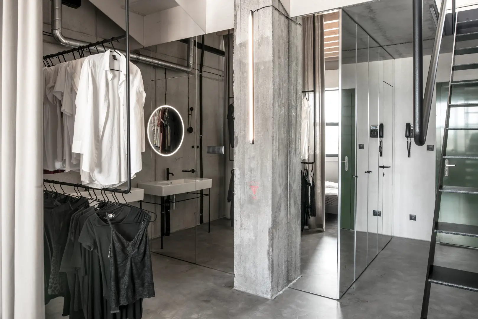 垂直 loft 工业风设计 | 混凝土、木头和金属的完美融合-16