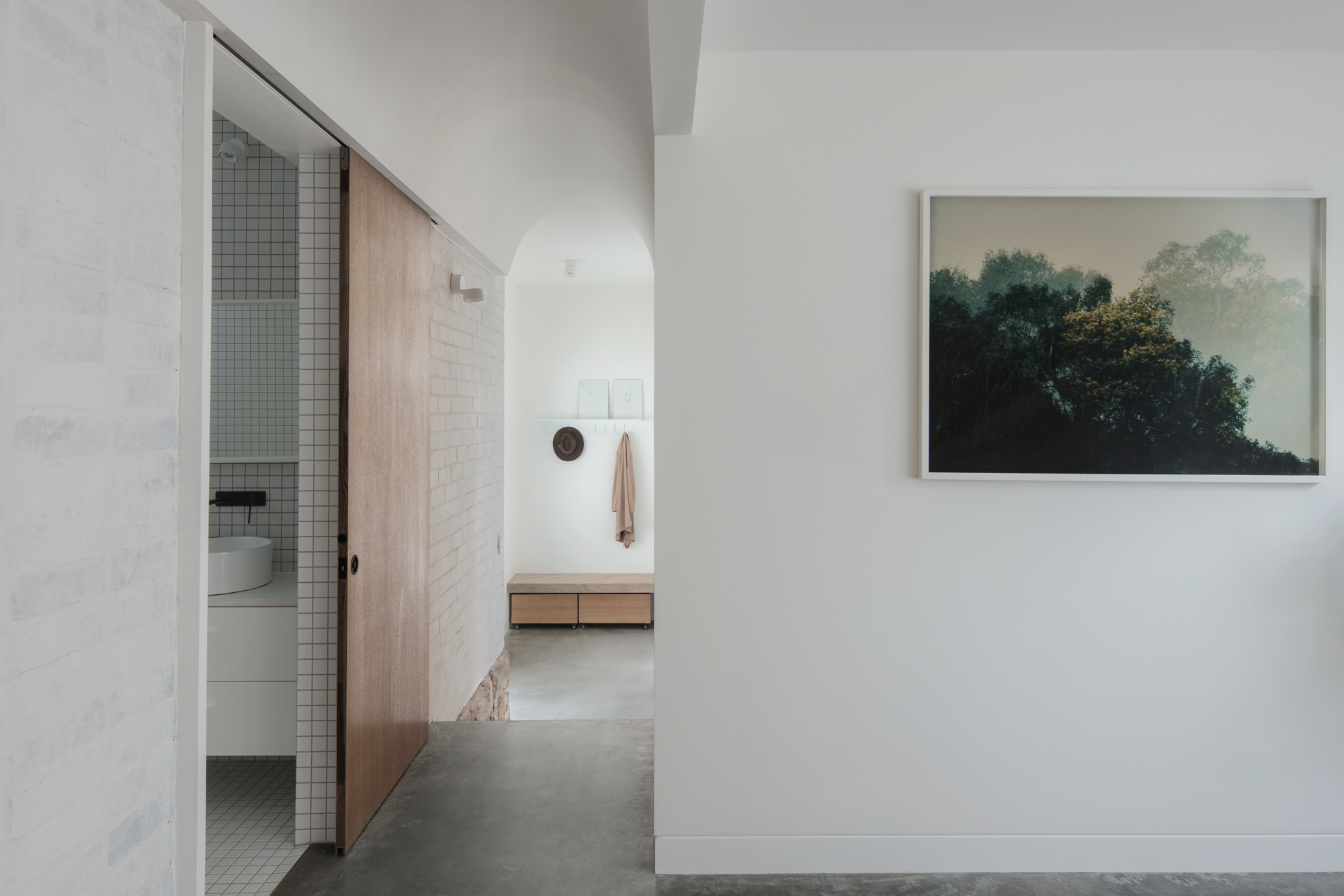 House B / Whispering Smith-22