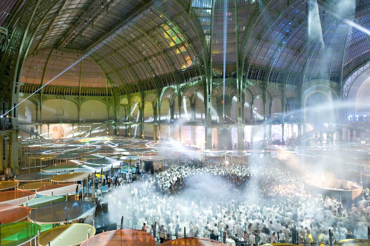 古怪风格的白色球形照明灯具

注：Bal Blanc 推测 Bal 可能拼写有误，正确的也许是 Boule（法语球） 之类的词，这里按推测理解为白色球；如果这是特定名称，可根据实际情况调整 -22