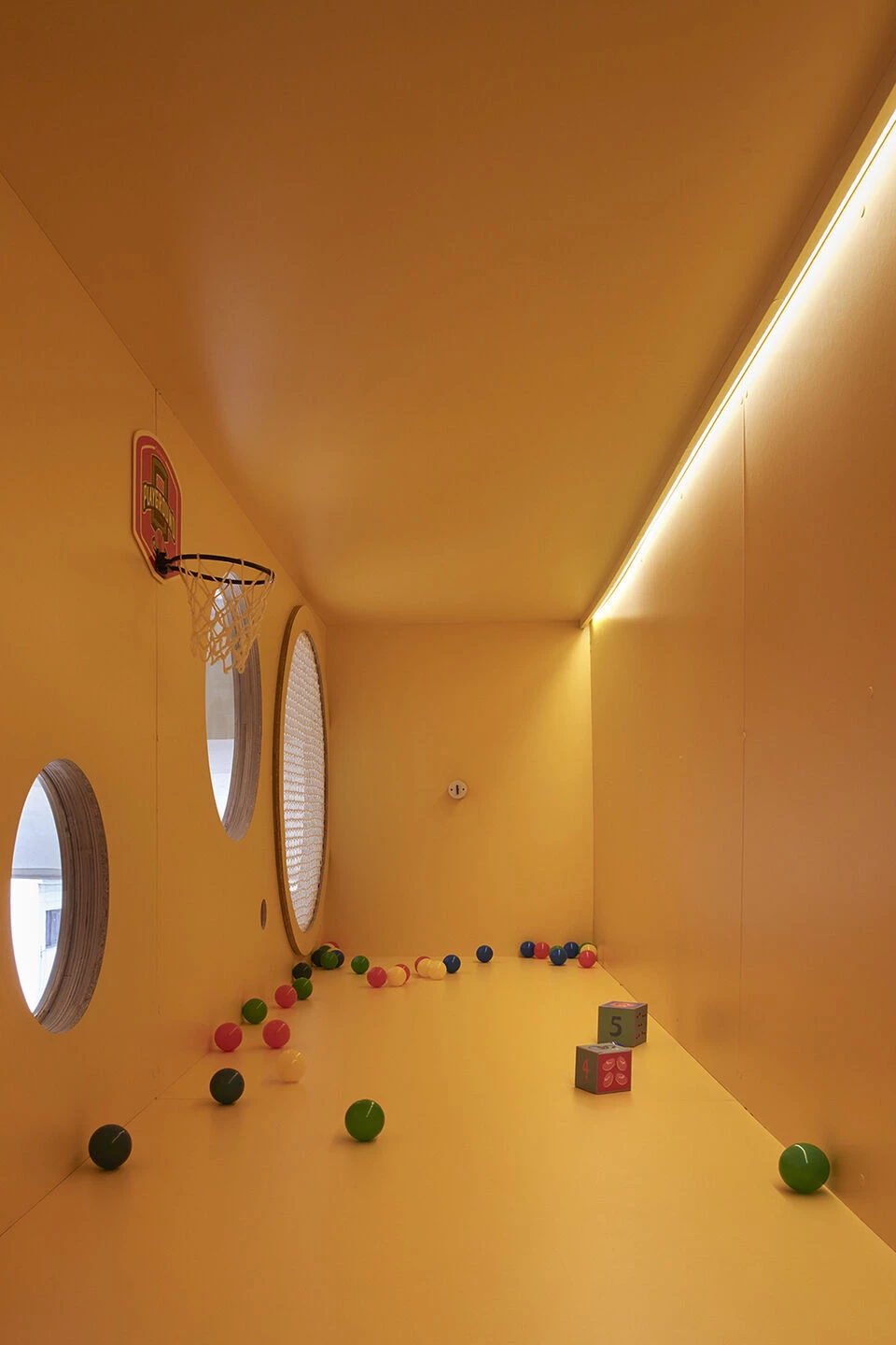 4 米高的玩具盒之家丨西班牙丨estudio ji architects-30