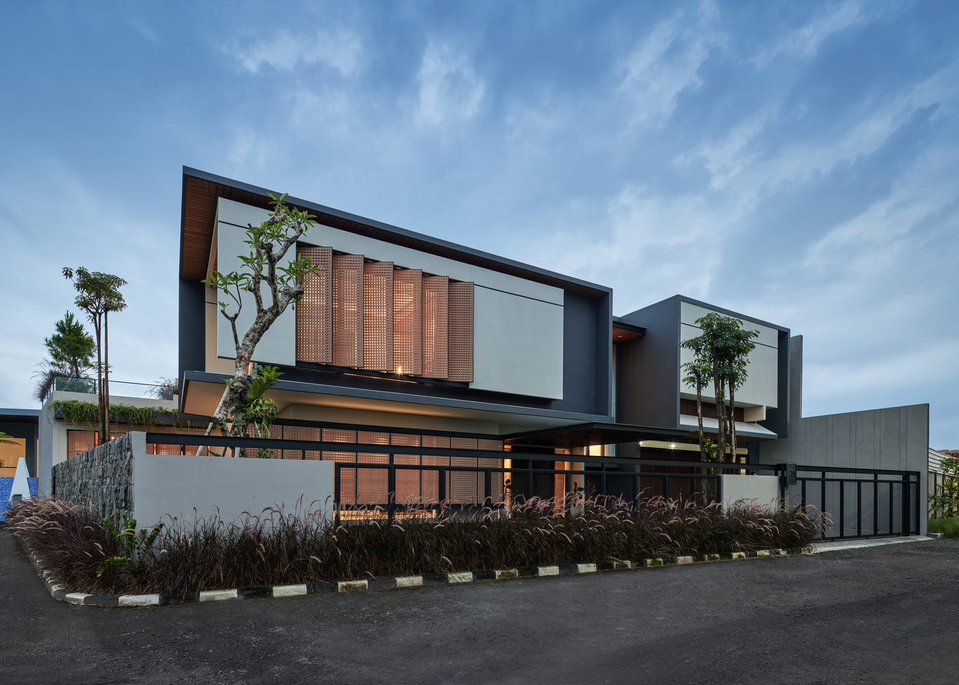 印尼 Tasikmalaya 热带风格现代住宅丨Rakta Studio-35