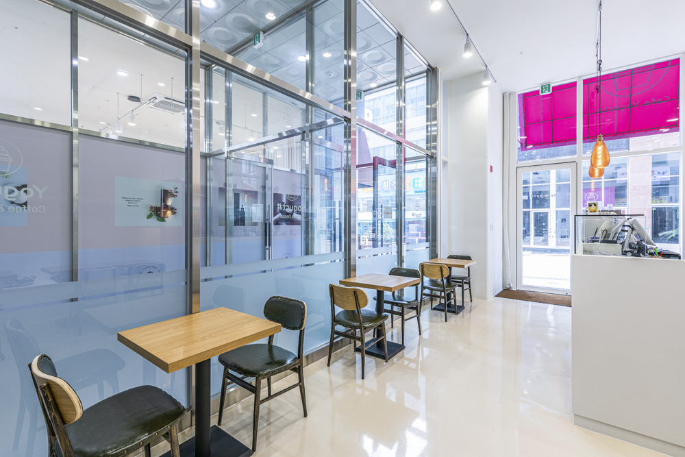 粉色点缀的 10 坪咖啡小店设计-6