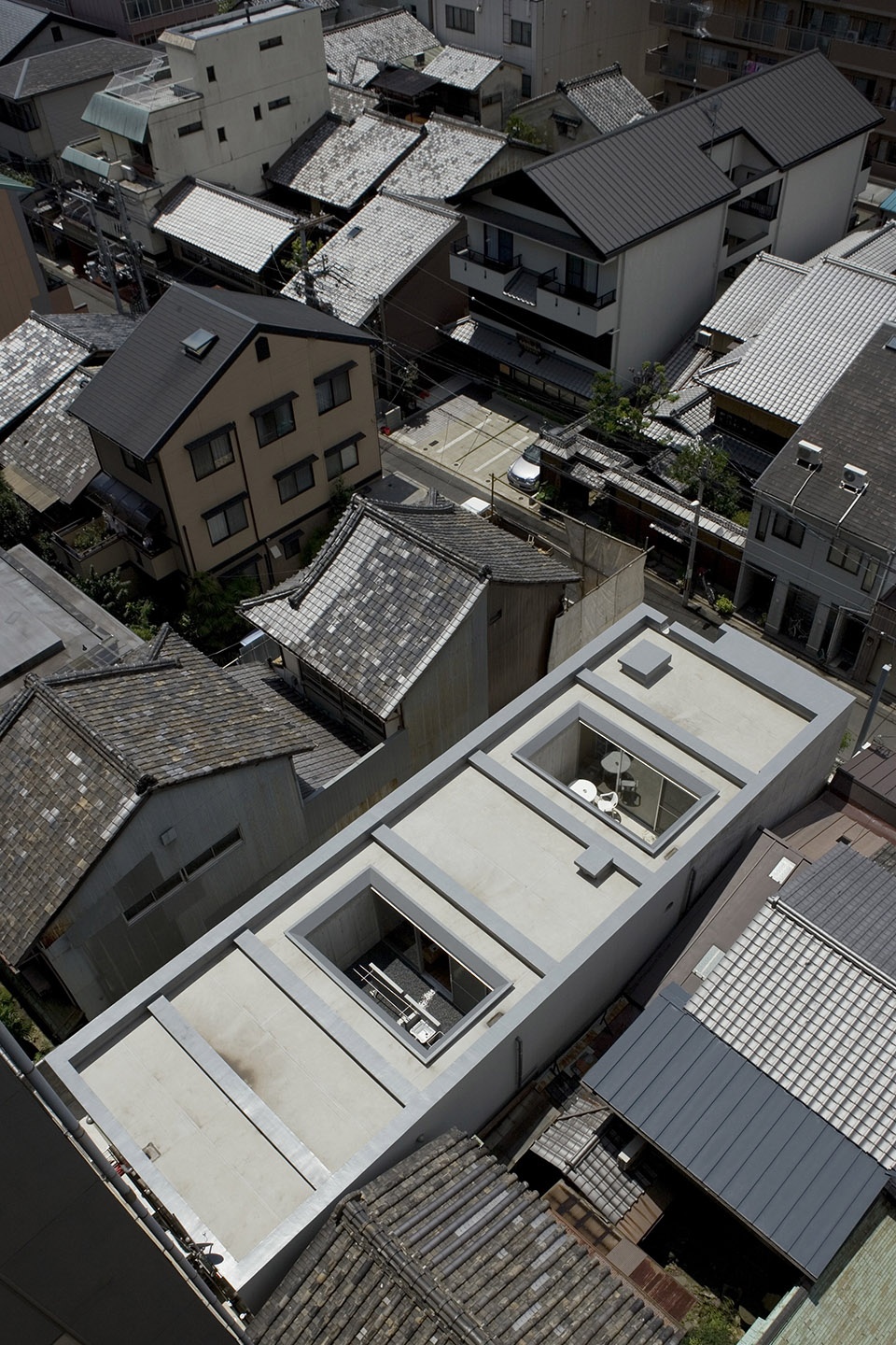 京都 MON 工作坊及住宅 | 十字孔洞的光影游戏-9