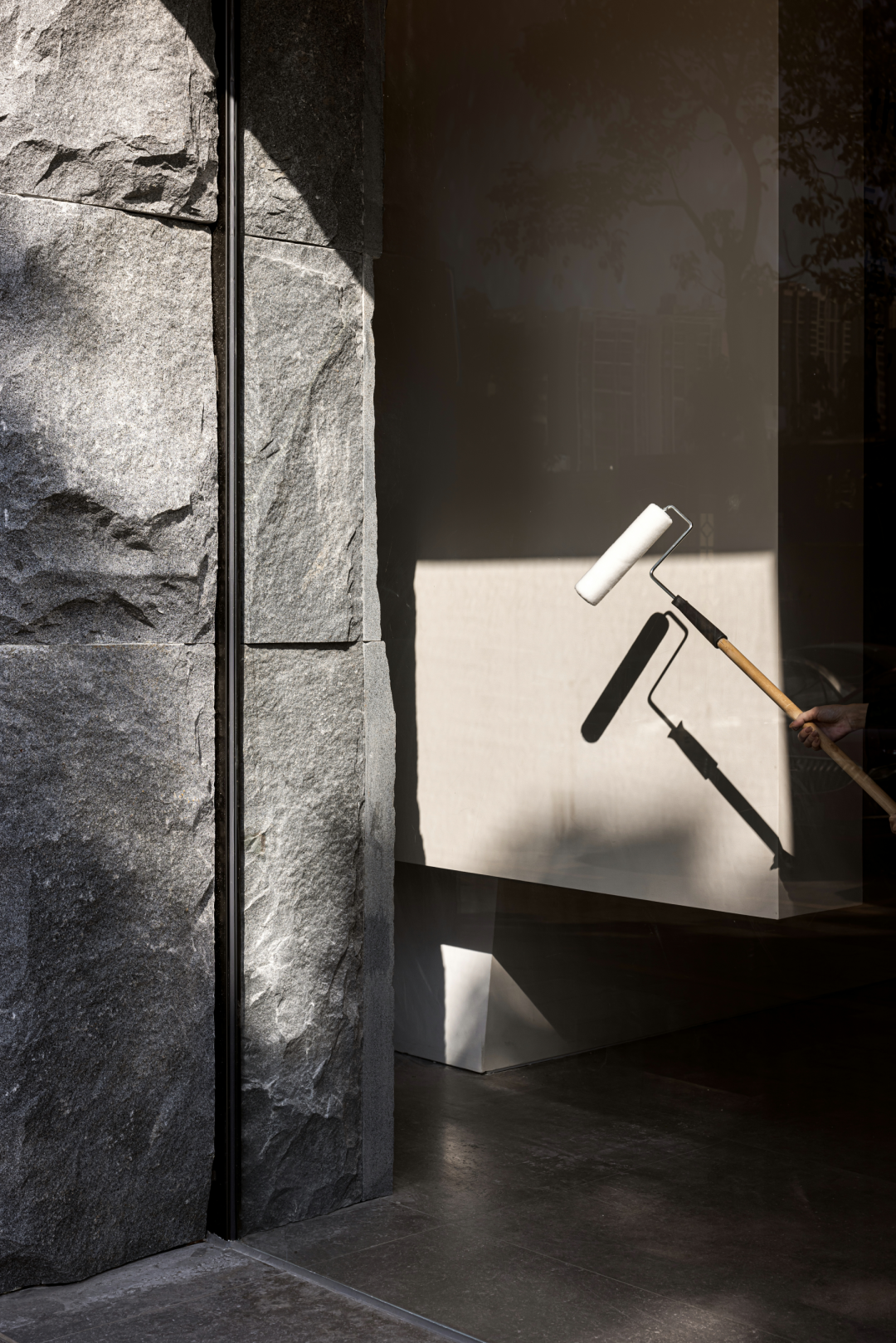 光之峡谷本杰明摩尔涂料展厅丨中国惠州丨质感建筑设计-19