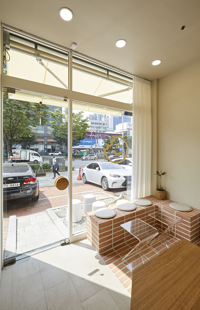 10 坪甜品店，打造简约可爱氛围-9