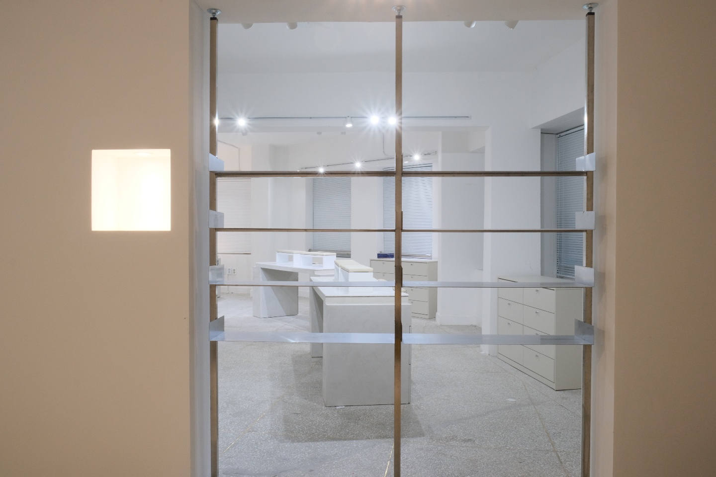 白色调高级氛围的 30 平米小户型设计-17