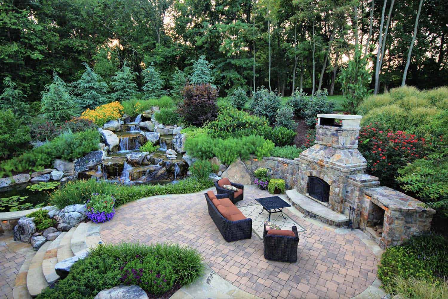 26 Awesome Backyard Landscaping Ideas To Transform Your Space-19