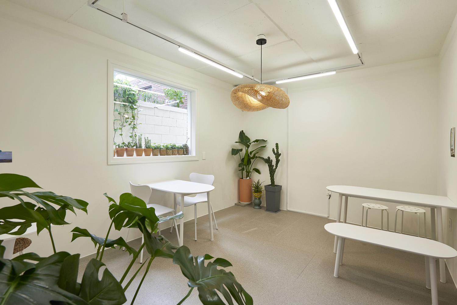 19 平米小空间，韩国设计师的惊艳咖啡厅设计-13