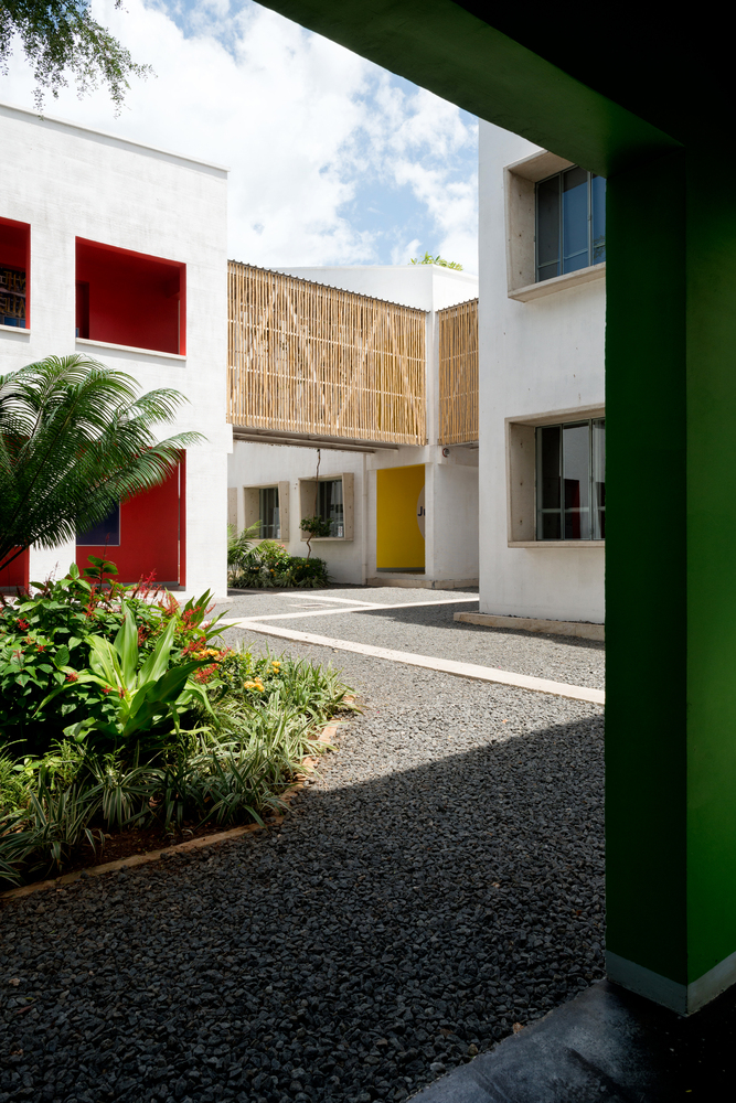 达累斯萨拉姆 DIA 中学丨坦桑尼亚达累斯萨拉姆丨APC-30