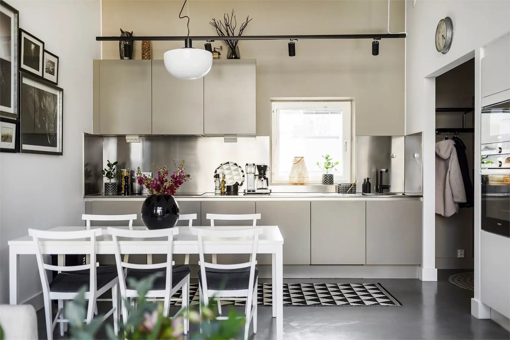 小户型大变身 | 34m2 屋顶露台打造明亮舒适家居空间-8