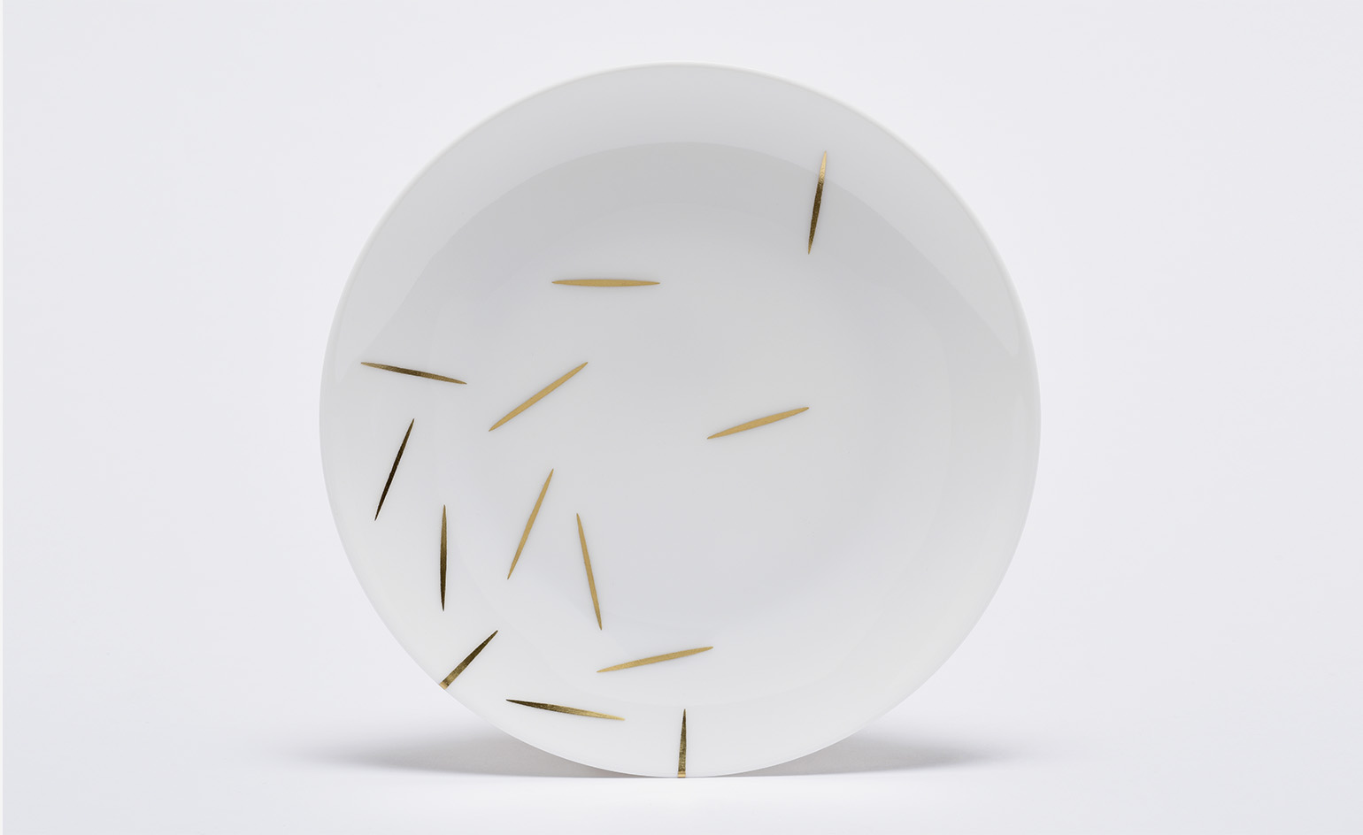 阿普艾洛格为塞夫雷斯瓷厂打造动态陶瓷盘-5