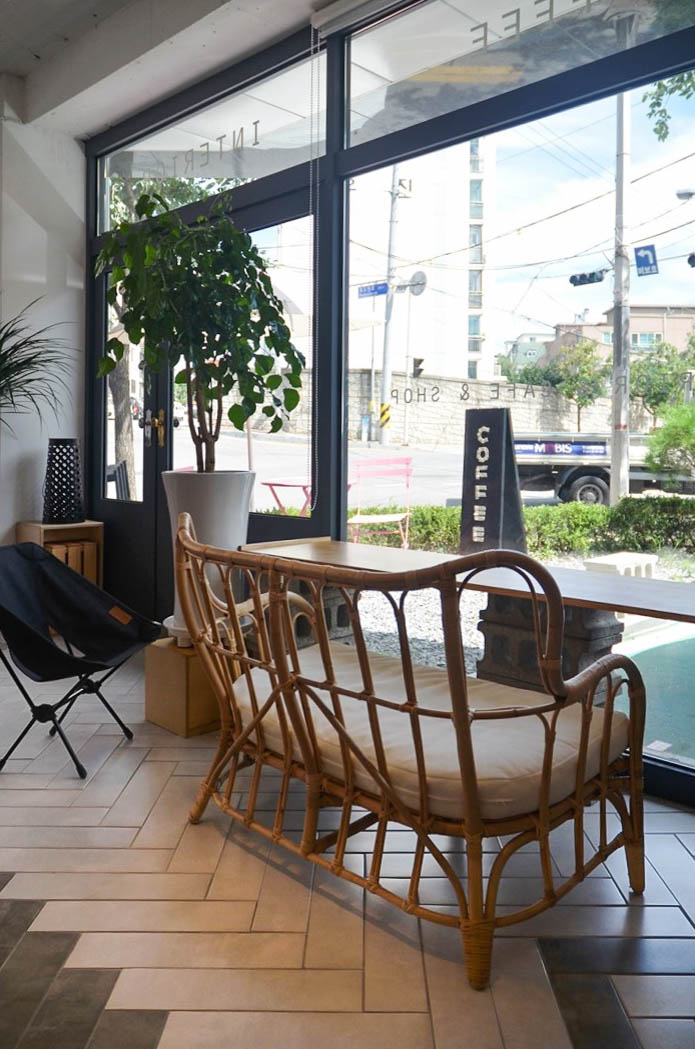 格调咖啡馆 | 极简设计中的精致细节-5