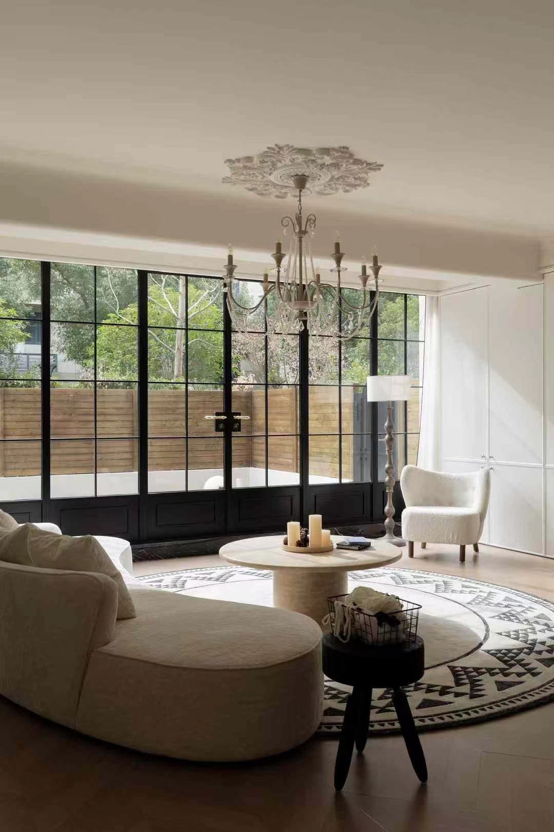 藏在格子门后的法式浪漫-6