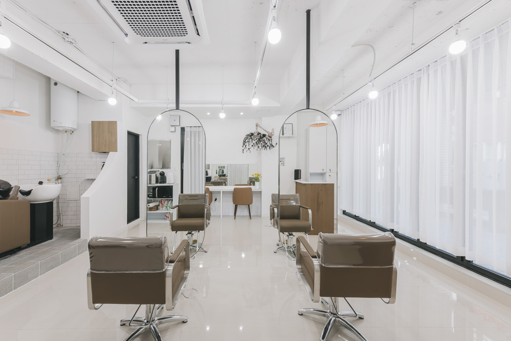 白色简约之美，12 平米美容院的华丽转身-3