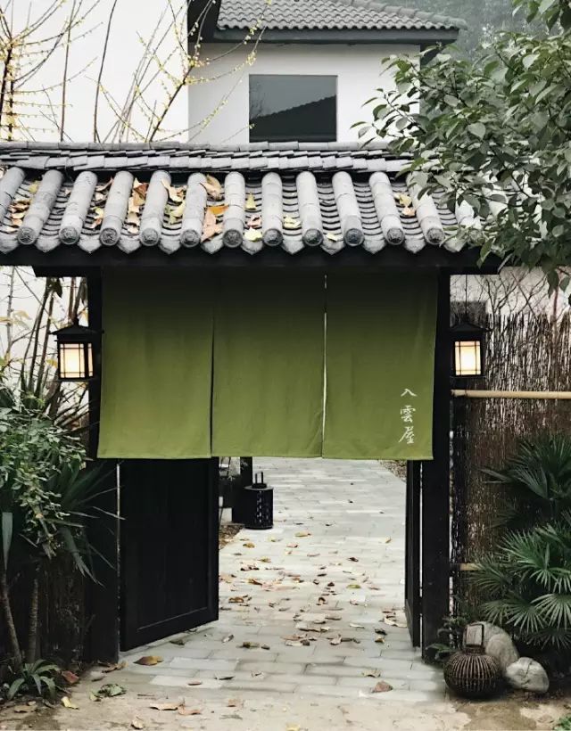 Color Case/90后帅小伙儿仅花3千爆改出租屋后-131