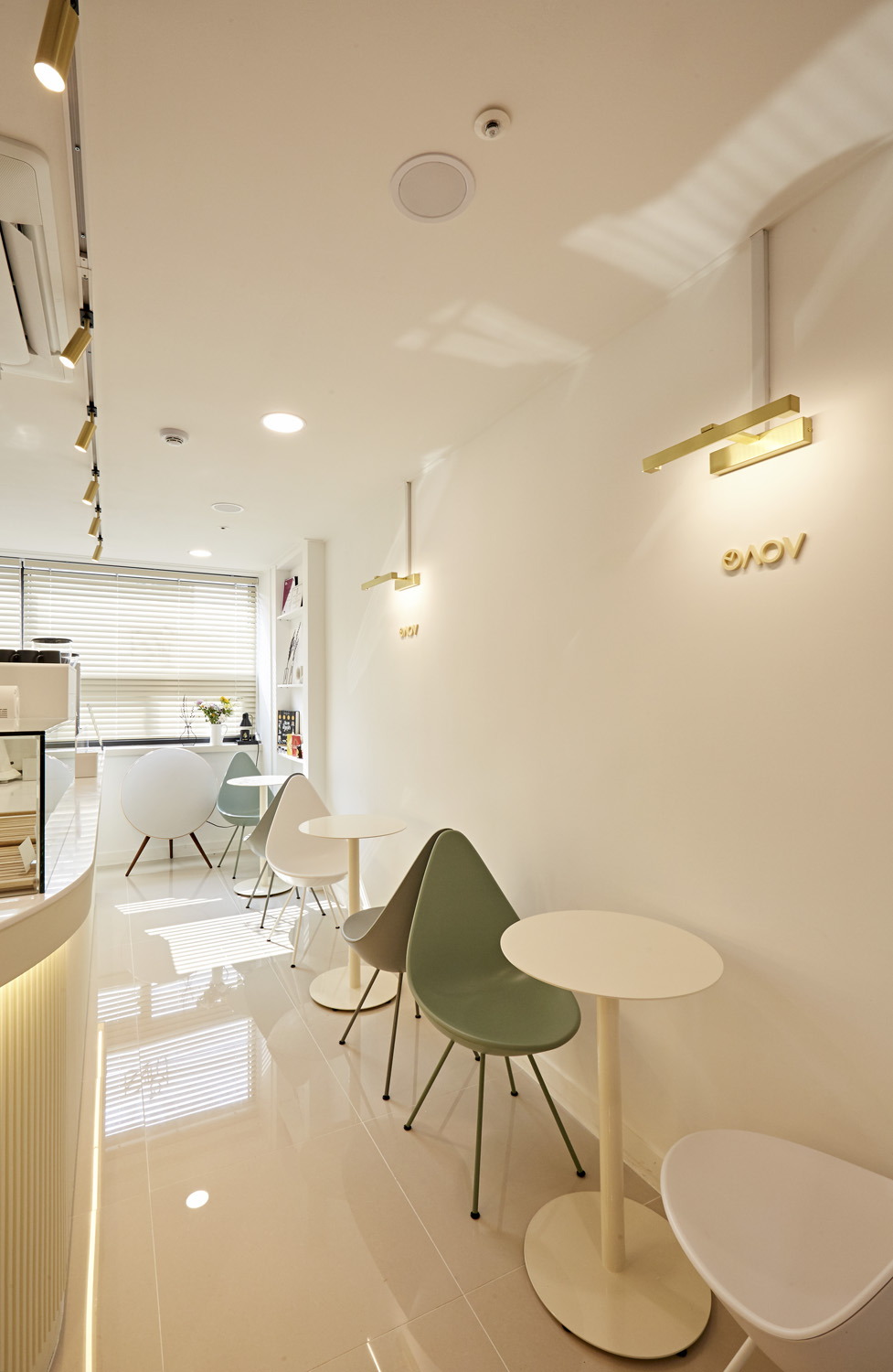 简约可爱 15 坪甜点咖啡厅设计-11