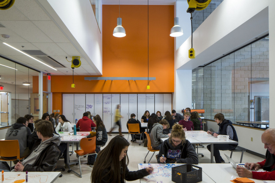 Wyoming 中学百年老校翻新,21 世纪学习环境助力学生成长-39