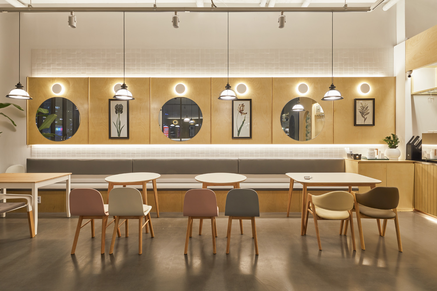 20 平米现代简约咖啡厅设计 | 温馨白与质感原木-6