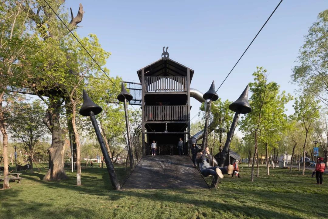 黑森林 | 儿童乐园的黑色艺术-73