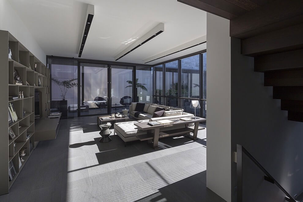 日本 Baqueratta 现代家居设计，开放式玻璃墙打造明亮空间-9