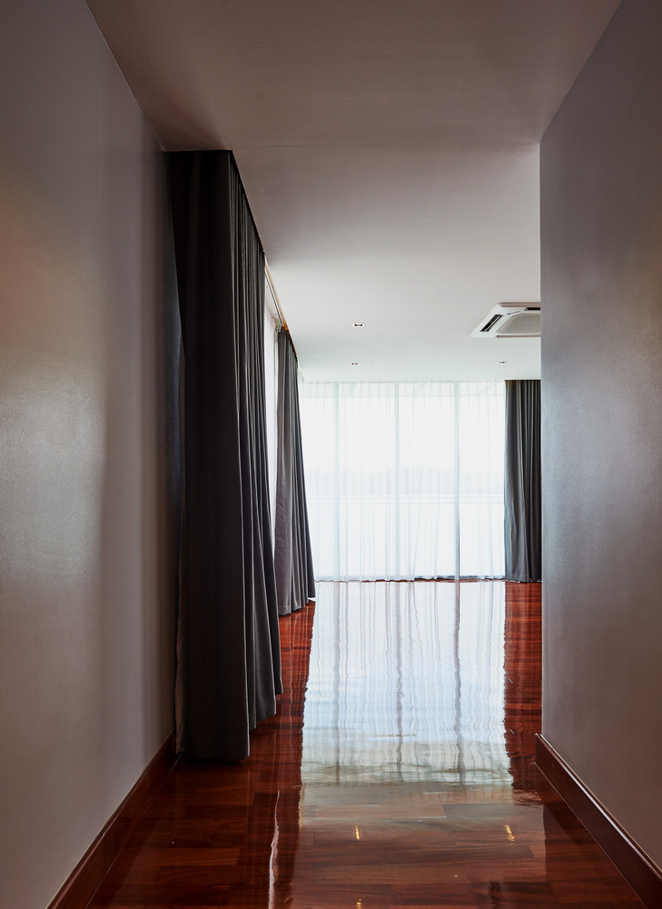 泰国田园风光中的现代钢结构之家-34