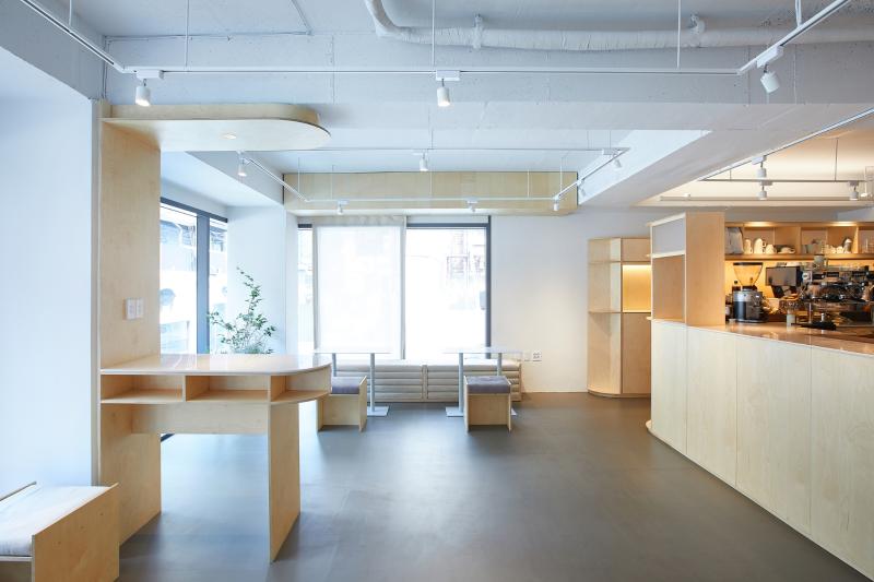 明亮温馨的简约咖啡馆，打造高品质生活空间-3