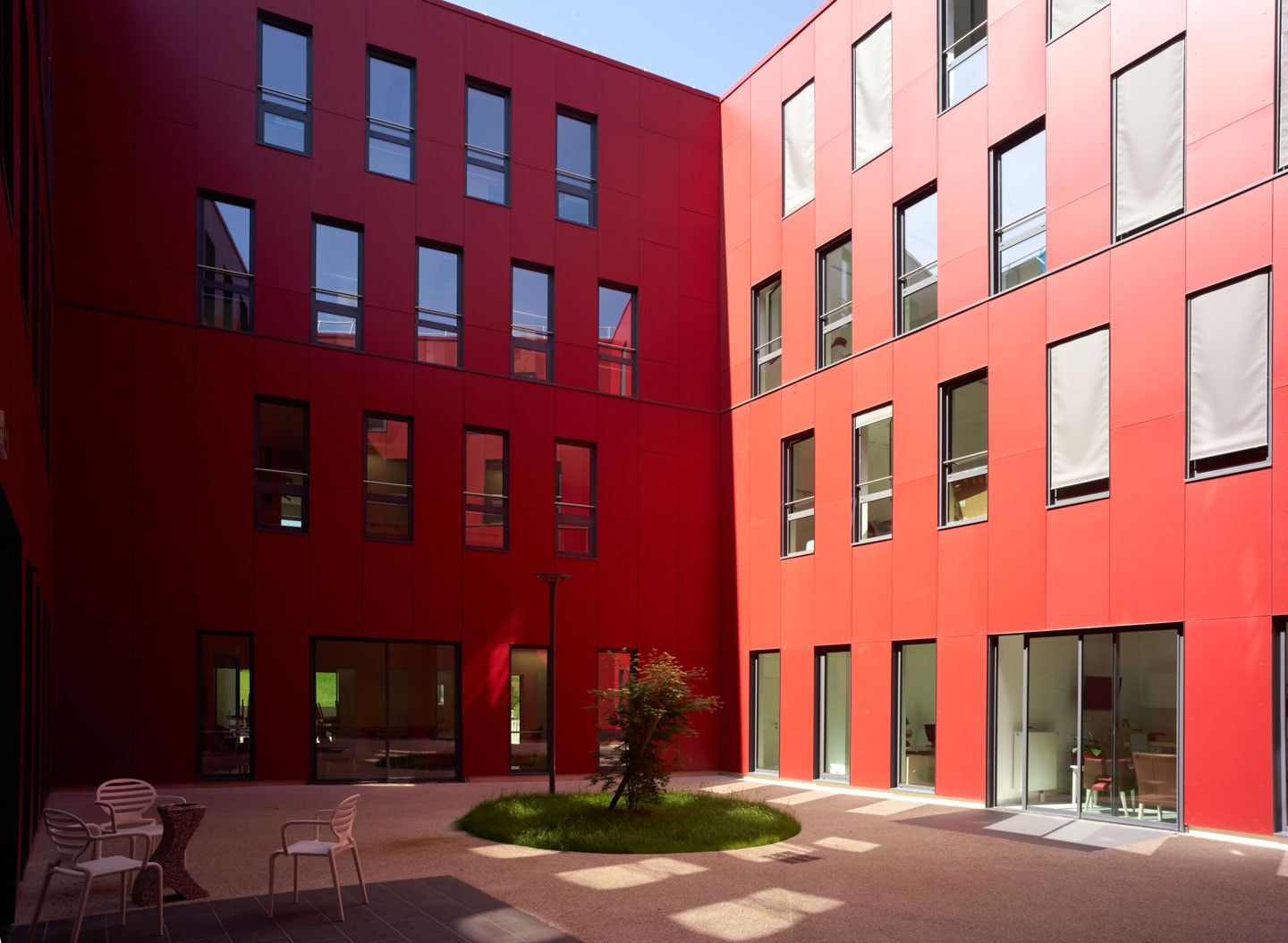 蒙莫朗西养老院

注：EHPAD是法语Établissement d'Hébergement pour Personnes Âgées Dépendantes的缩写，意为失能老人接待机构 ，通俗来说就是养老院Montmorency是一个地名，音译为蒙莫朗西 丨MyanmarMon-25