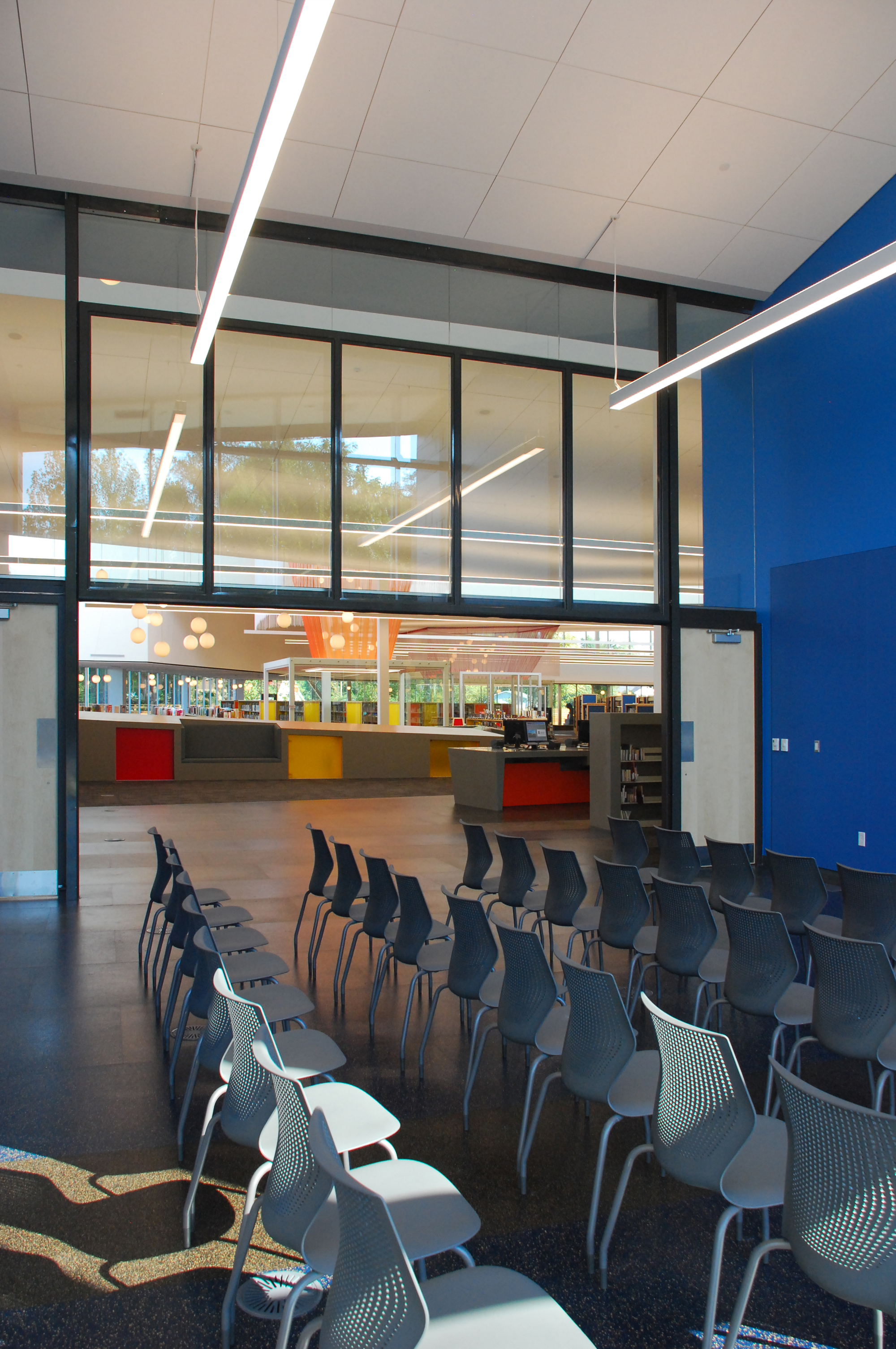 Louisville Free Public Library Southwest / JRA Architects + MSR-40