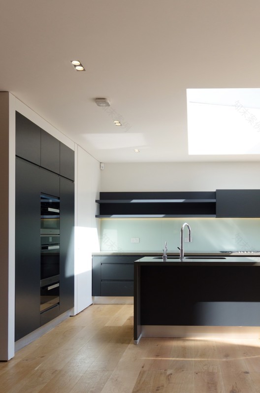 伦敦北部惊艳扩建 | 木火、玻璃与石灰石的和谐共融-22