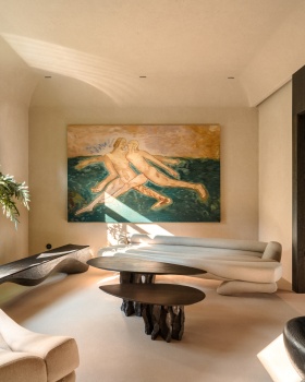 公证员艺术工作室（注：这里Artistic Office直译为艺术工作室，但结合Notary，可能在特定语境中有更合适的表达，若此翻译不符合要求，请提供更多背景信息） 丨乌克兰基辅