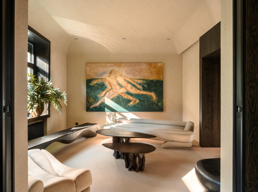 公证员艺术工作室(注:这里Artistic Office直译为艺术工作室,但结合Notary,可能在特定语境中有更合适的表达,若此翻译不符合要求,请提供更多背景信息) 丨乌克兰基辅-25