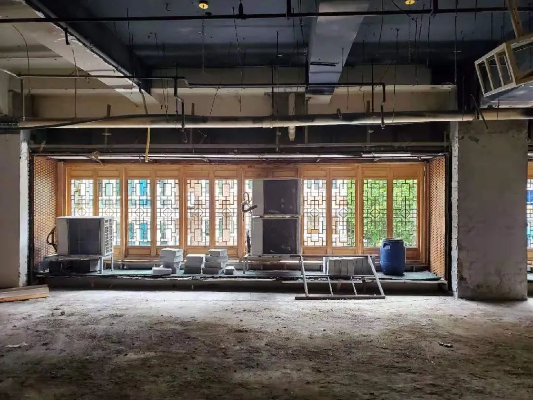 《好酒好菜吃鸡公司》 | 小空间，大气势-27