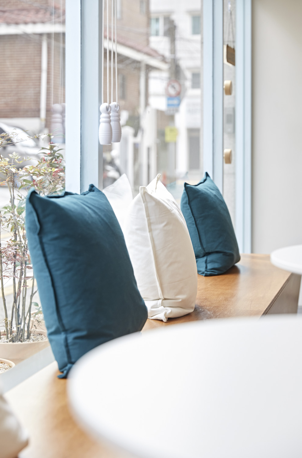 简约时尚的 12 平米咖啡店设计-14