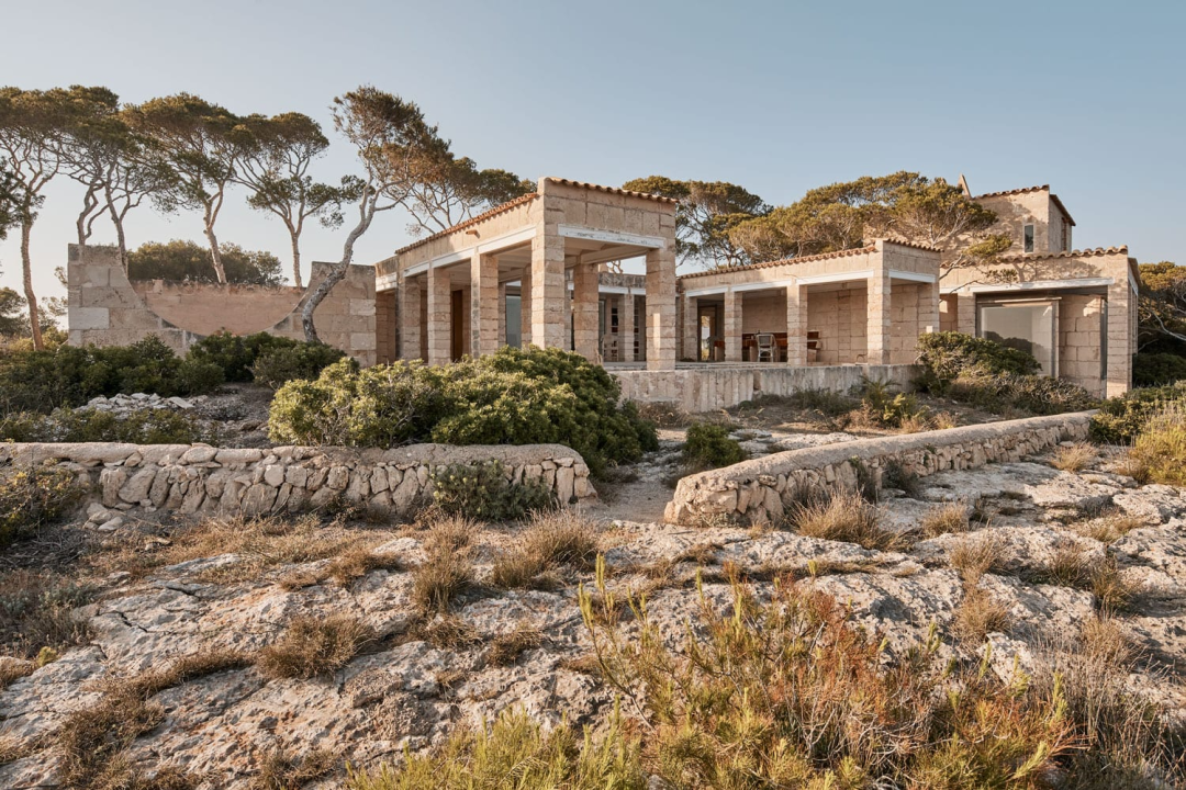 罐头清单或能利斯(具体含义需根据更多上下文来确定)丨西班牙丨约翰·伍重-24