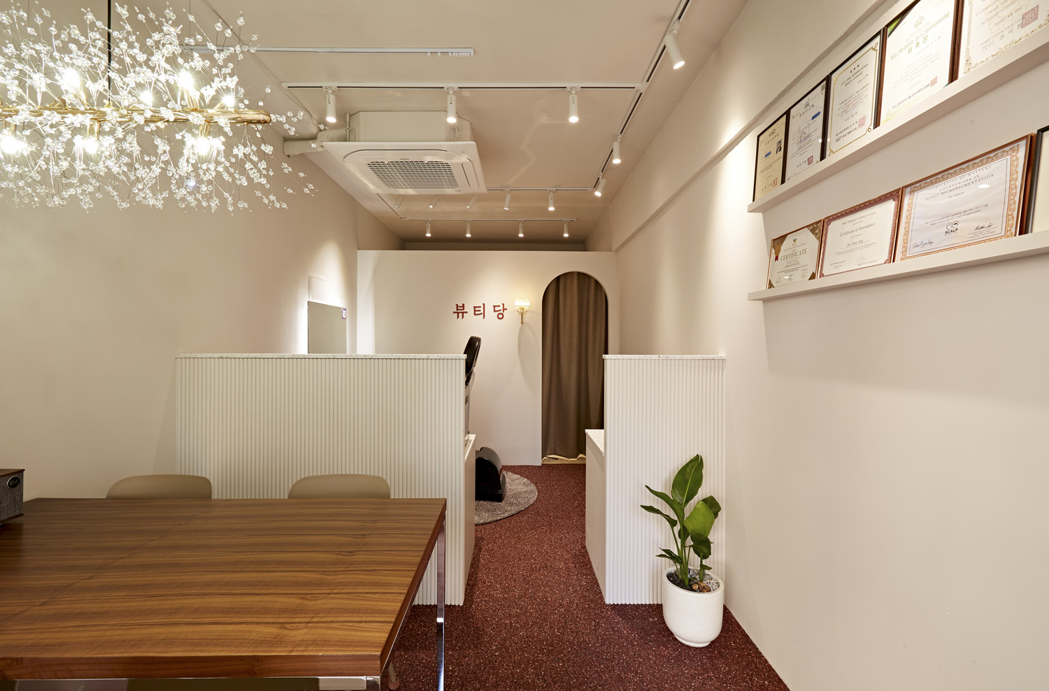 10 坪美丽小店，打造温馨咖啡馆氛围-3