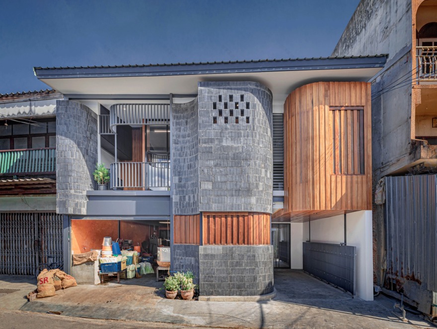 Baan Priggang / BodinChapa Architects-56