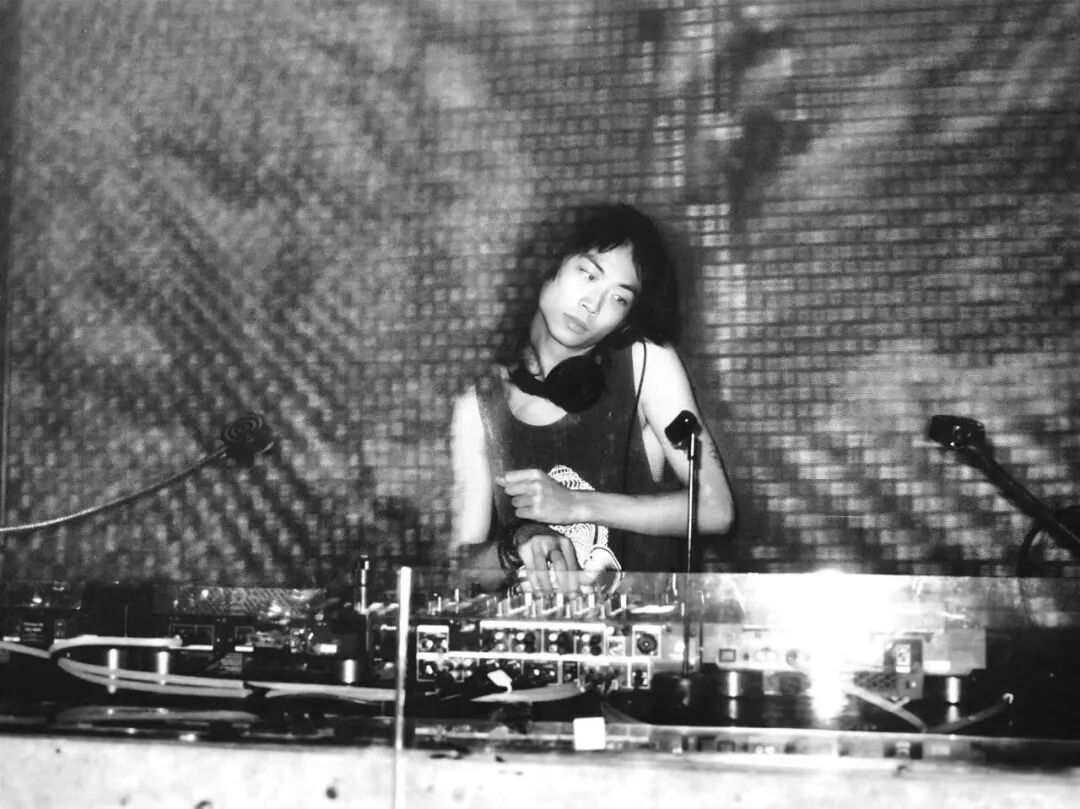 9.6|别坐电梯！首届「楼上楼下」开躁！地下运动乐园VS天台街头战场！-10