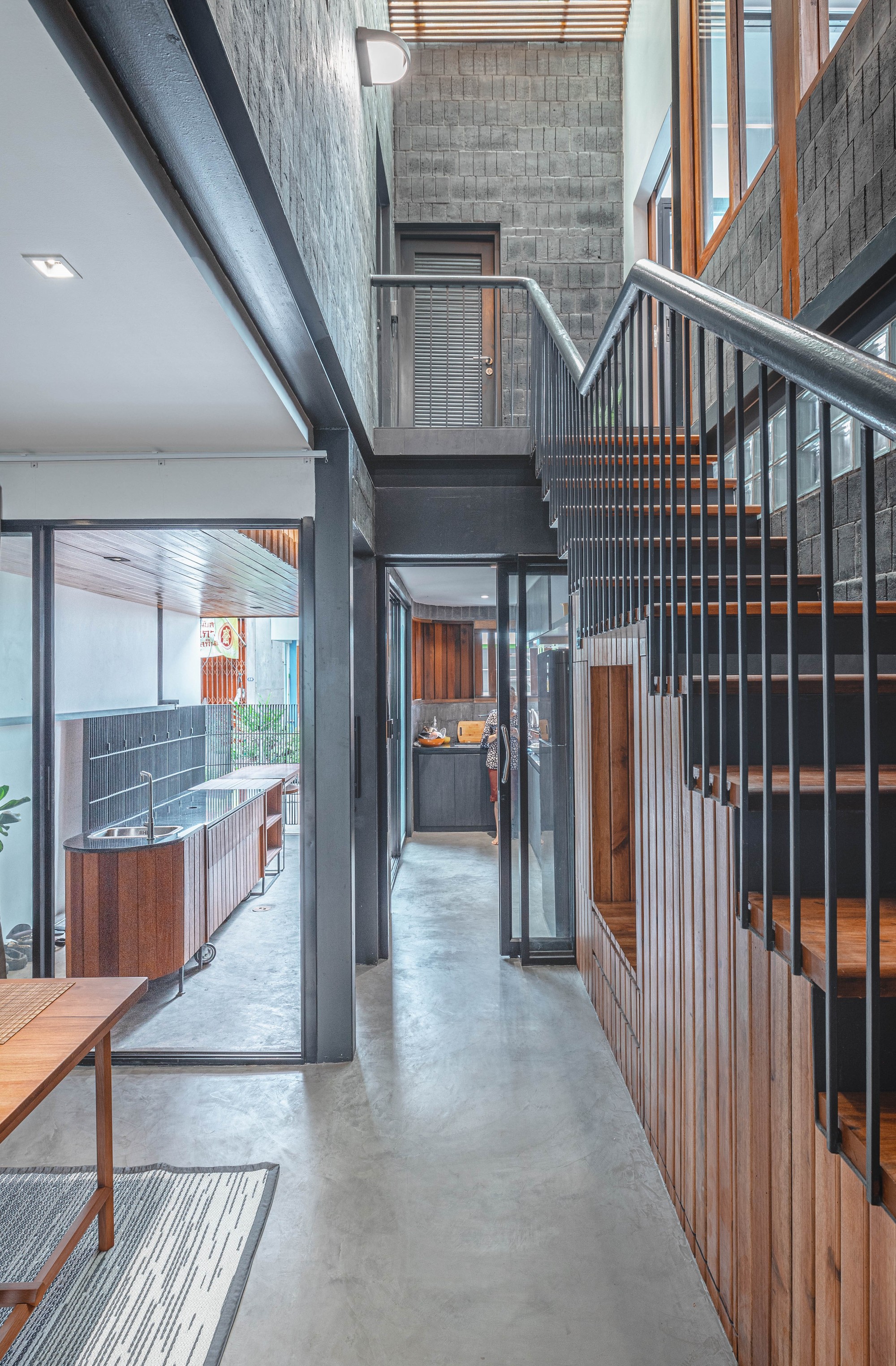 Baan Priggang / BodinChapa Architects-44