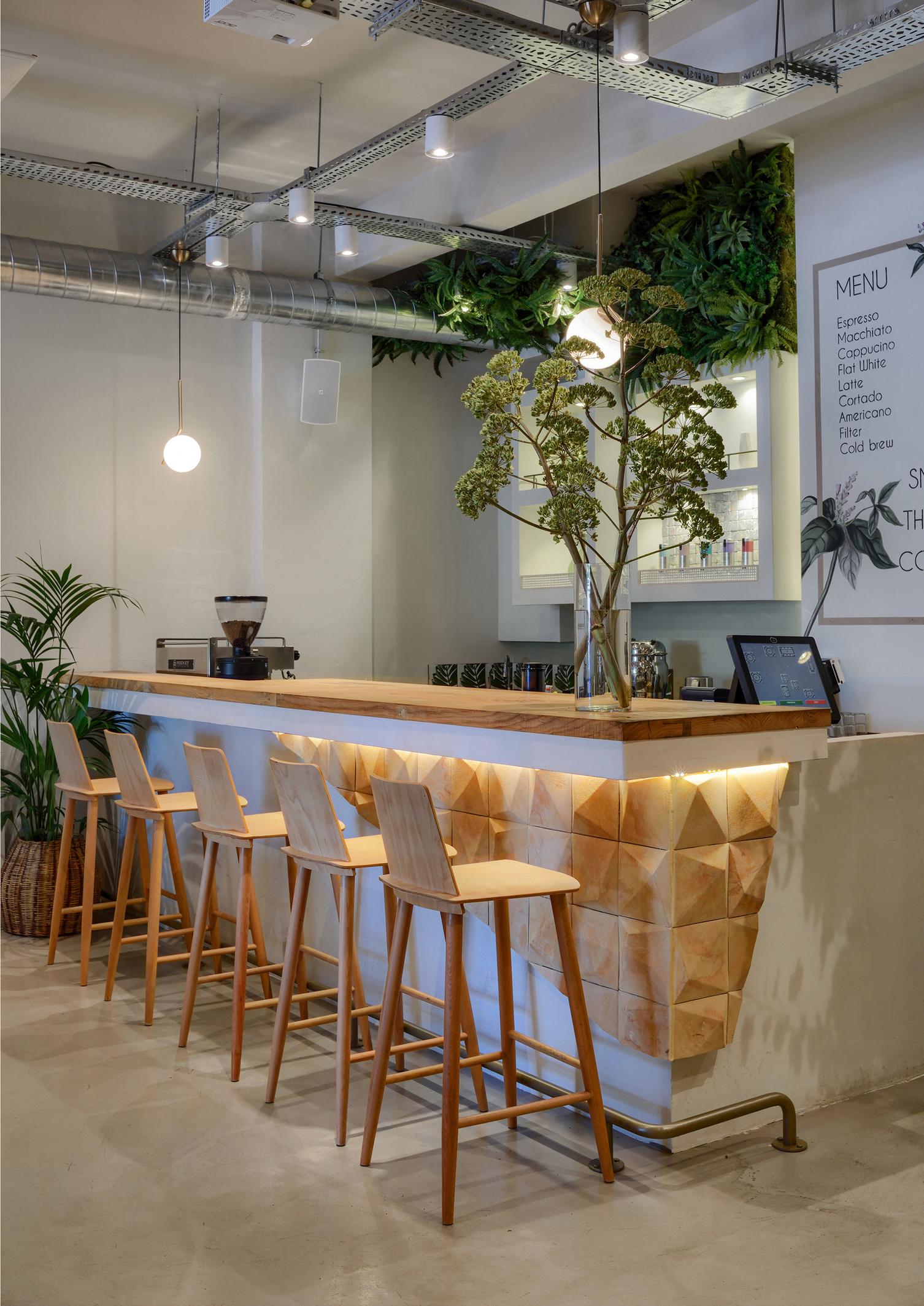 MISK ARTISAN FLORAL CAFE-7