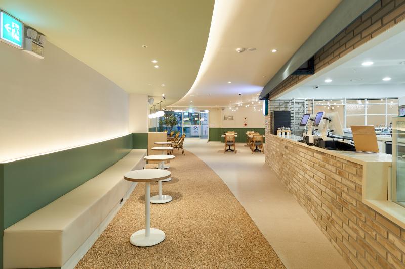 五十大气简洁的绿色餐厅设计-2