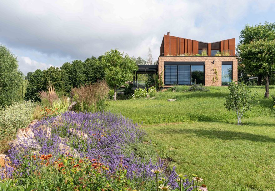 MRIIA 之家
注:由于MRIIA不是常见词汇,不清楚其确切含义,这里按照原文保留其形式进行翻译 丨乌克兰基辅丨MAKHNO Studio和Illia Tovstonog-30