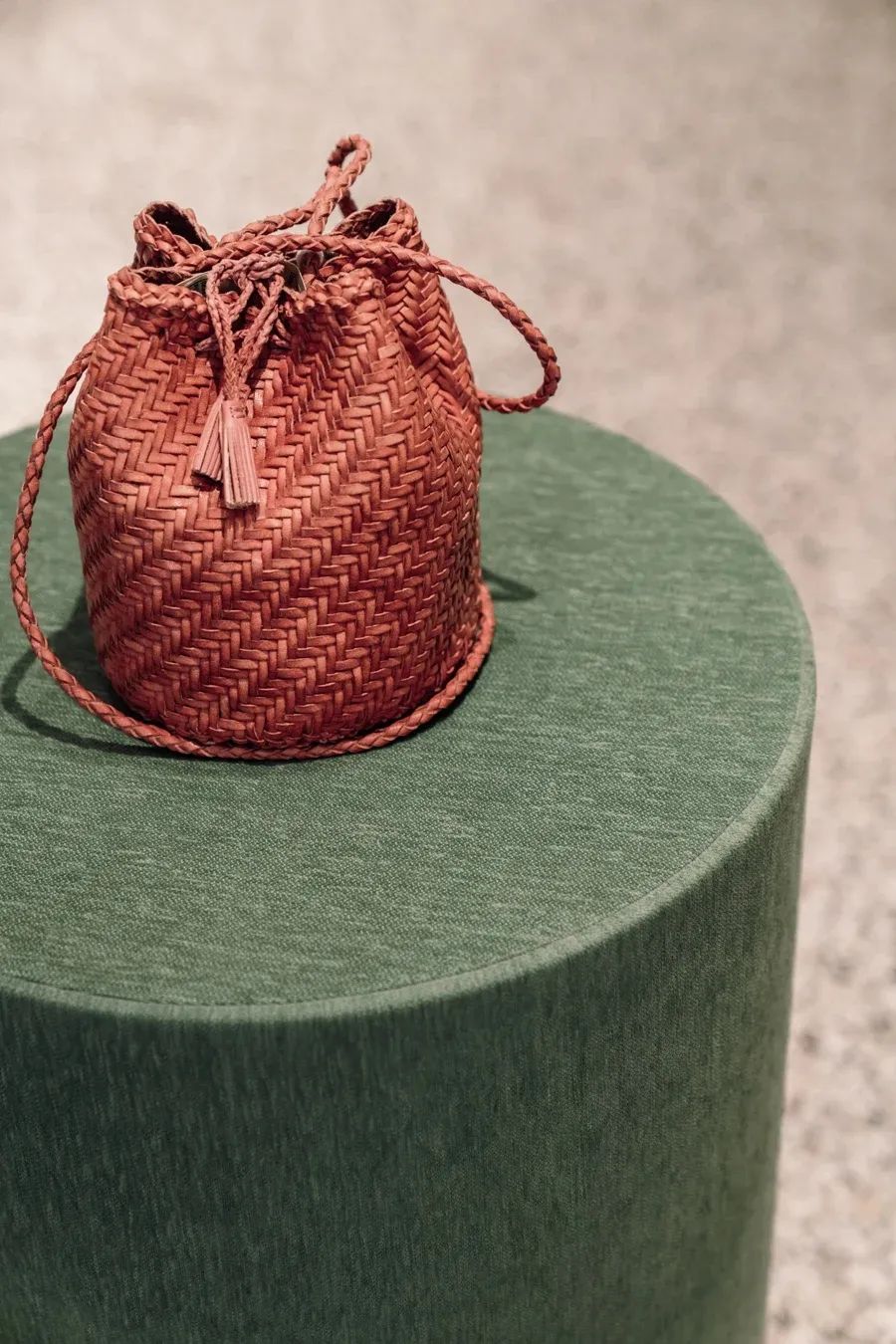 比利时 Tiffany 女装店设计丨WeWantMore & Han nelore Veelaert-18